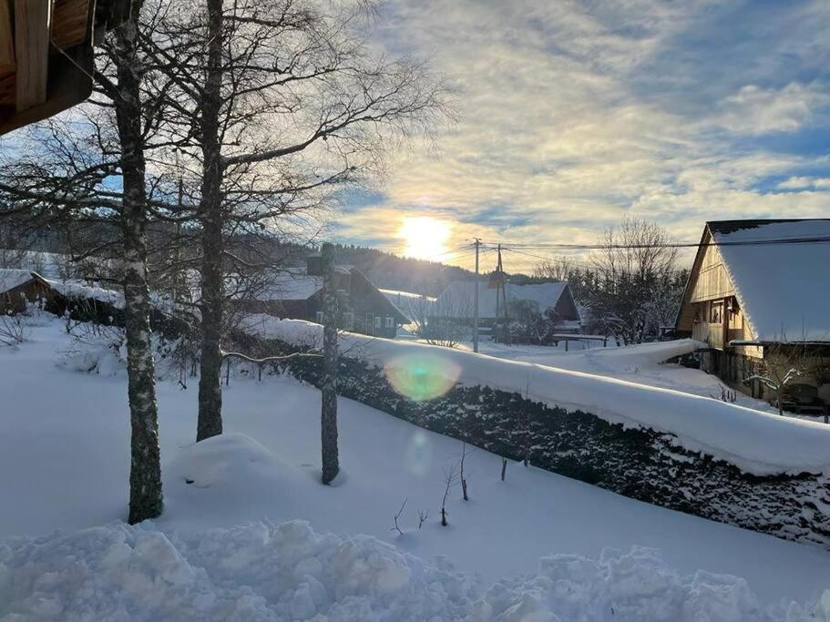Nuit Insolite - La Cabane Du Haut-Doubs Les Gras Esterno foto